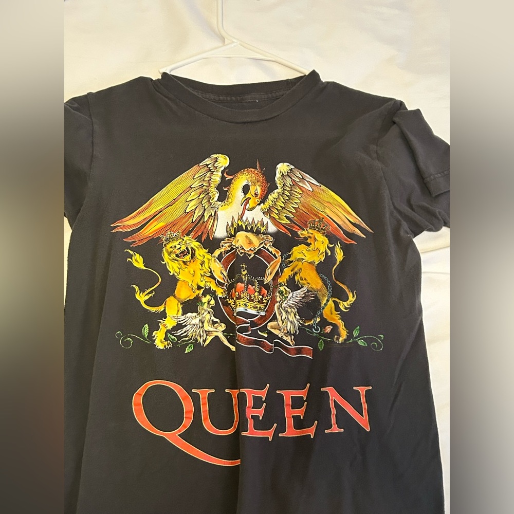 Queen band t shirt